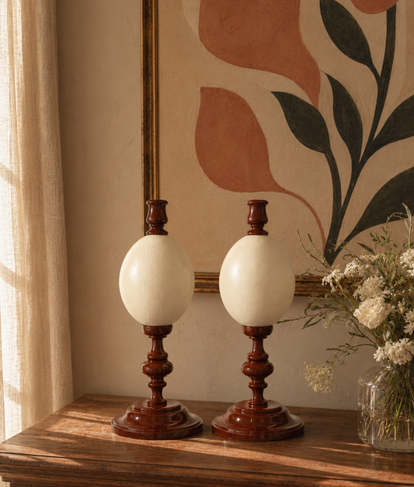 Noto Lacquered Ostrich Egg Candle Holder Set, Marrone
