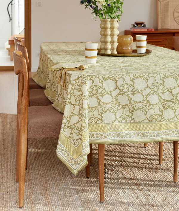 The Hidden Garden, Khaki