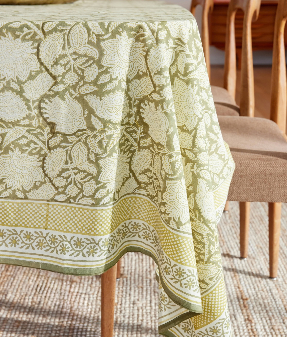 The Hidden Garden, Khaki