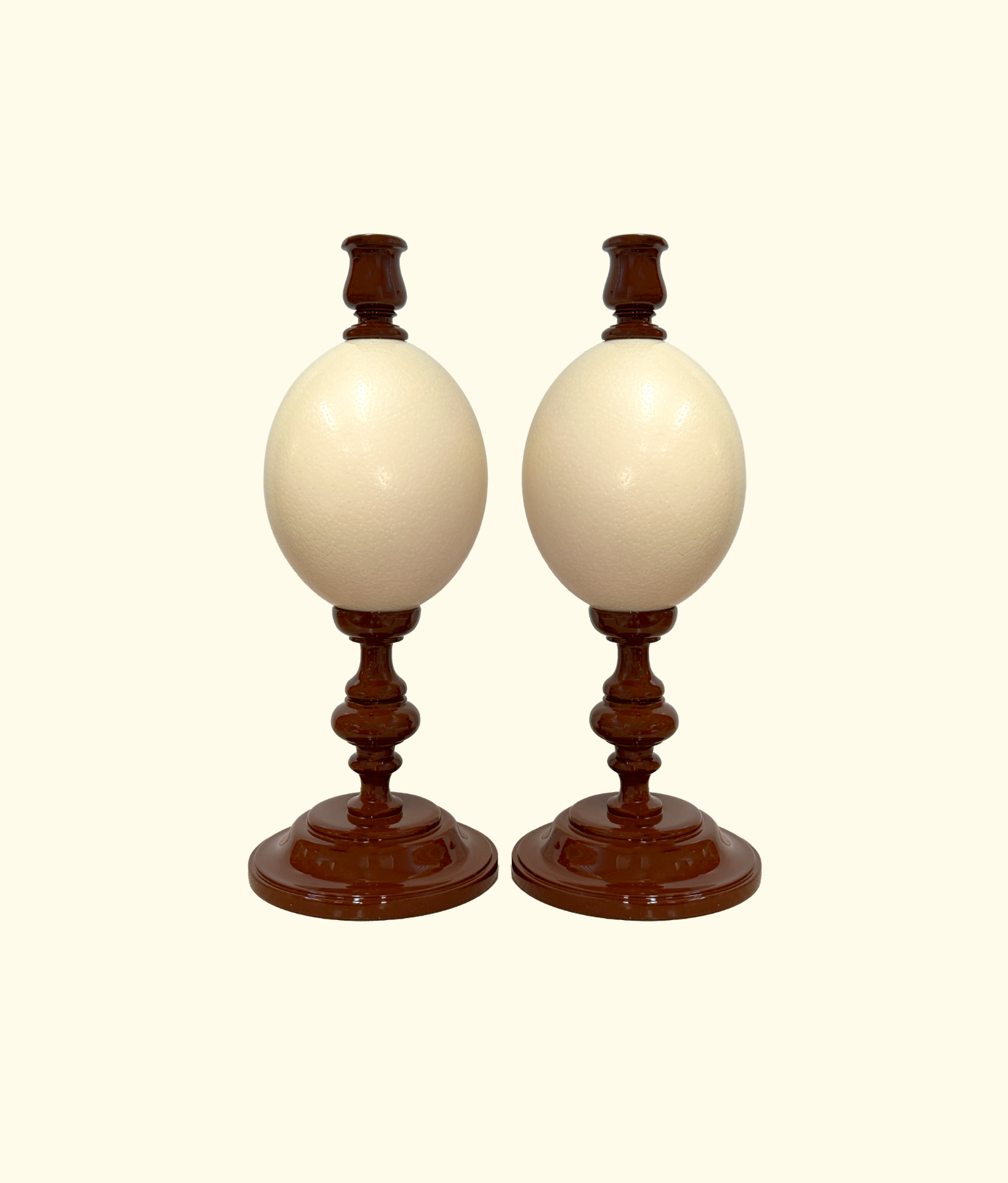 Noto Lacquered Ostrich Egg Candle Holder Set, Marrone
